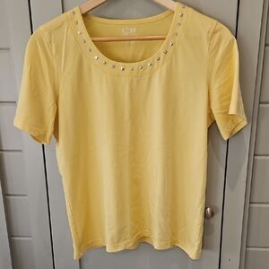 CR Yellow Short Sleeve Tee with Studded Scoop Neck Sz Med Ptp 20